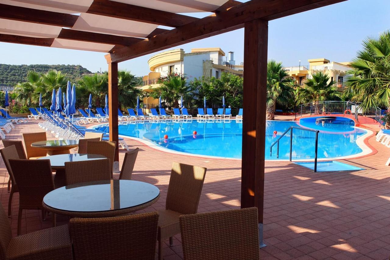 Dolcestate Hotel -Club Campofelice Di Roccella Εξωτερικό φωτογραφία
